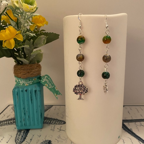 Beautiful beaded earrings! - Picture 7 of 7